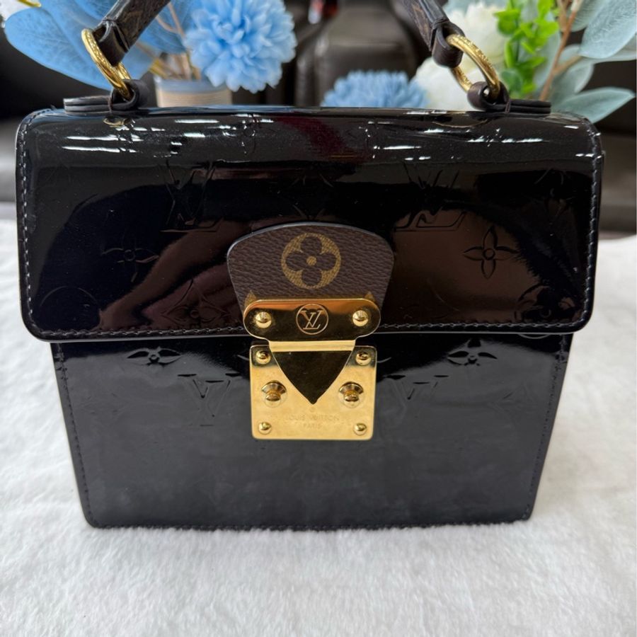 LV路易威登/Louis Vuitton 黑色漆皮-0