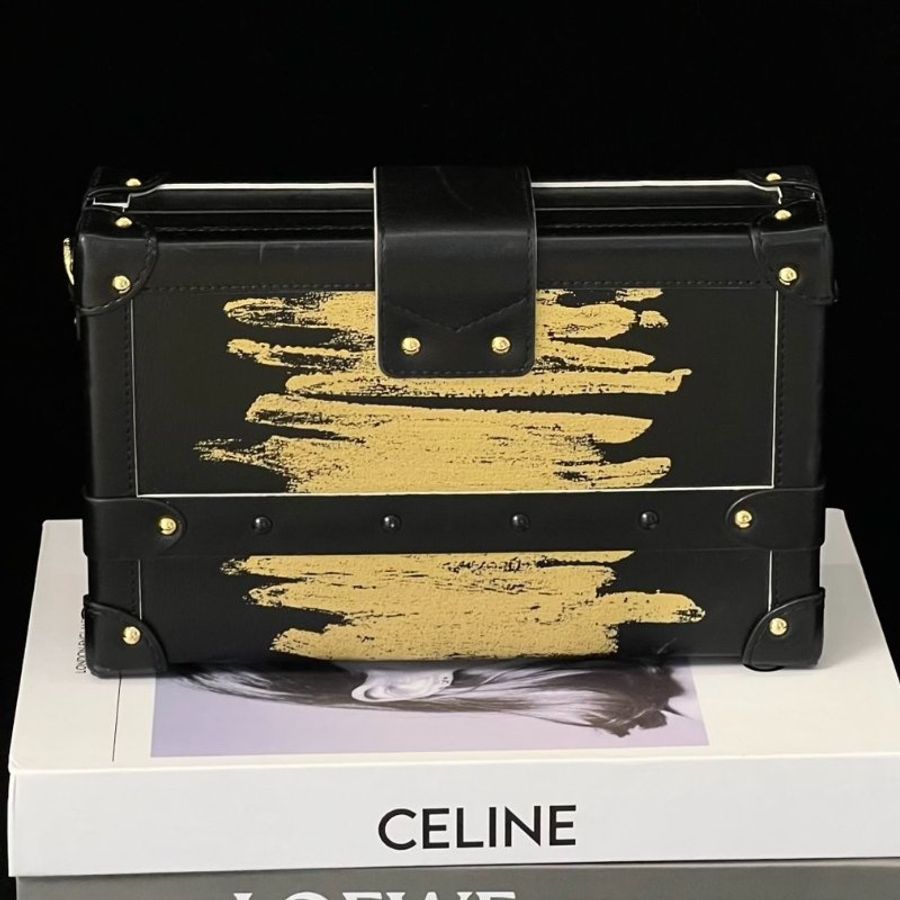 LV petite malle box秀場限定款 黑色磨砂扣硬盒子包 搭配金色潑墨手繪 20*5.5*13 98新配件肩帶 塵袋-4