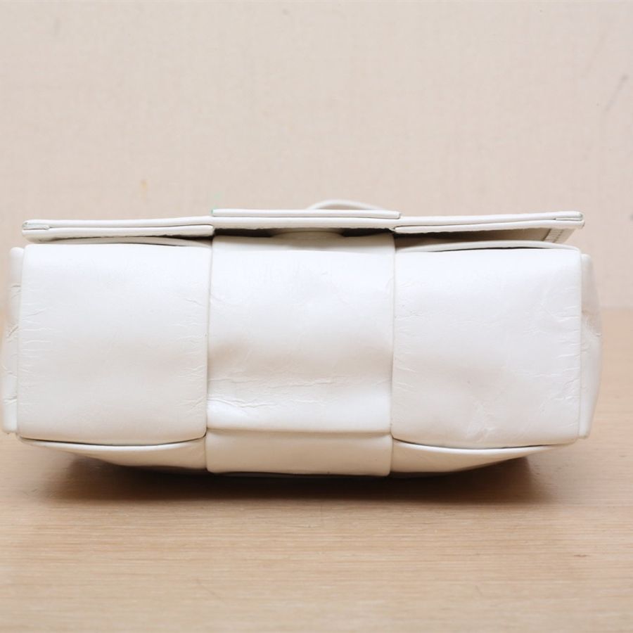 BOTTEGA VENETA CassetteMini12白色牛皮肩背包-3