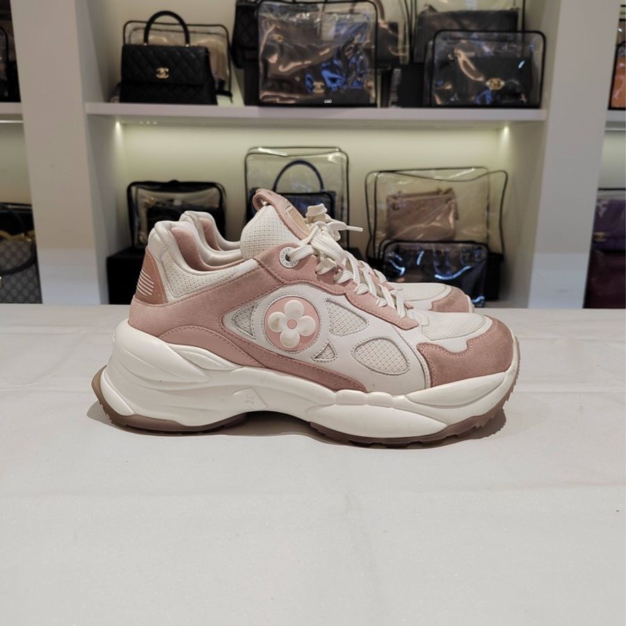 98新LV女士大logo老爹鞋,39碼,粉白拼色設計,四葉草裝飾,增高顯腿長-0