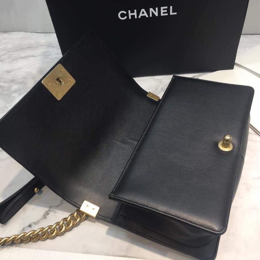 Chanel *現貨* CHANEL 香奈兒 真品 *經典 BOY 系列牛皮金釦金鏈包 (25)-14