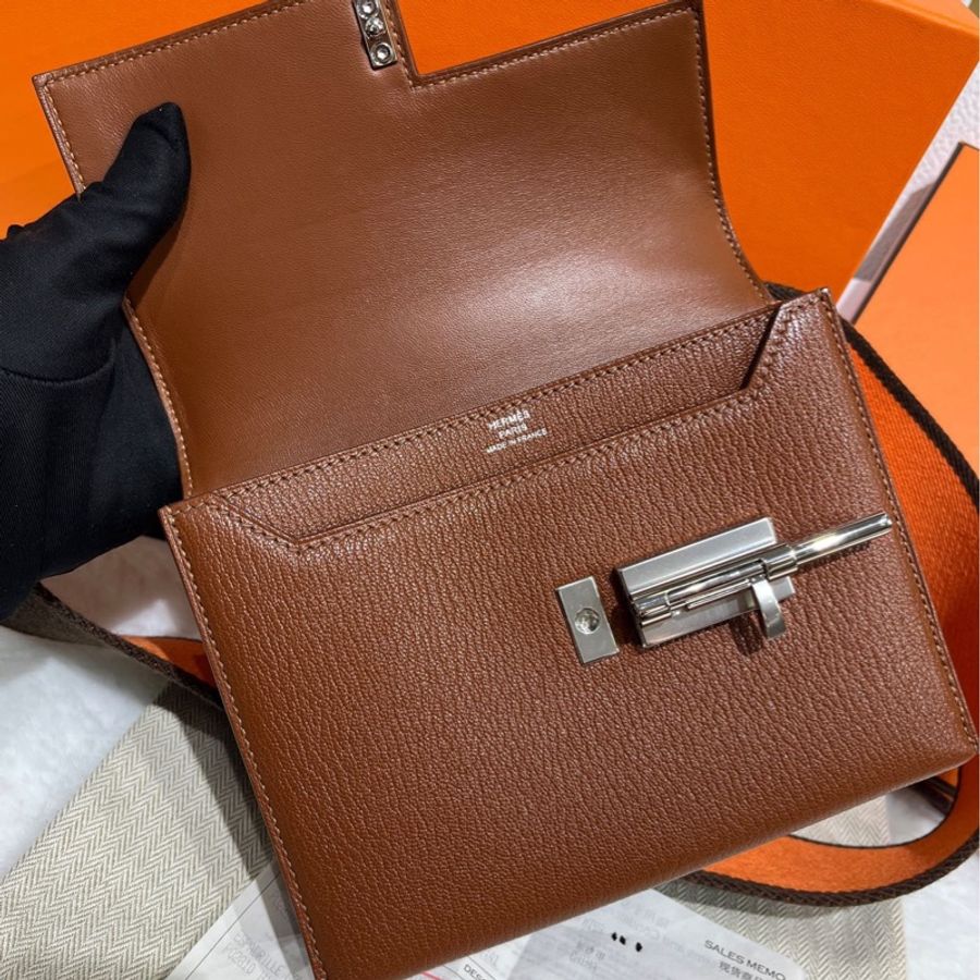 Hermès 愛馬仕verrou手槍包 金棕銀扣，y刻，山羊皮 底長17-5