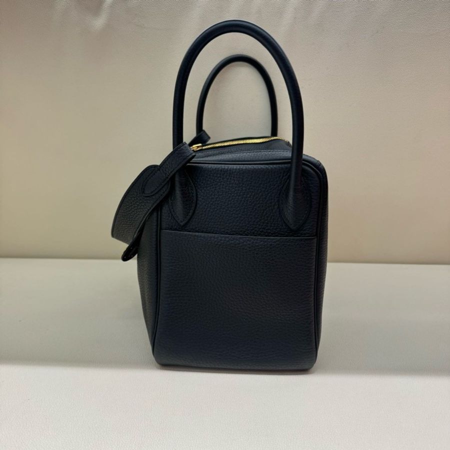 ✨愛馬仕HERMES Lindy30手提包單肩包 黑色TC皮金扣Y刻 五金膜在-2
