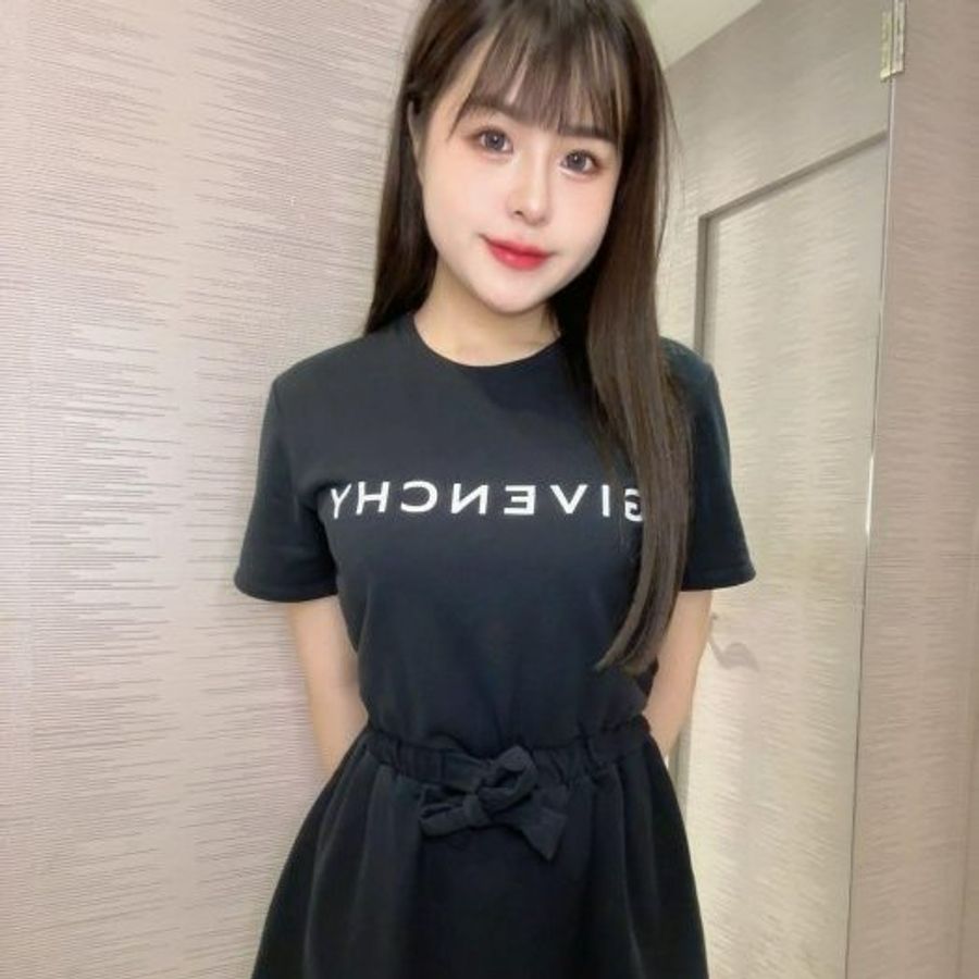 💎Han's house精品服飾💎GIVENCHY 紀梵希 Logo 連身裙 現貨 青年款 原價9950-0