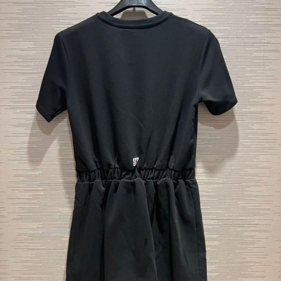 💎Han's house精品服飾💎GIVENCHY 紀梵希 Logo 連身裙 現貨 青年款 原價9950-2