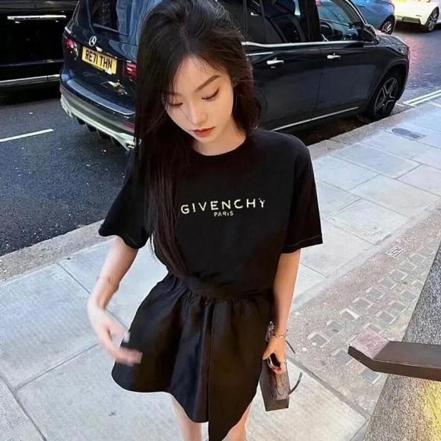 💎Han's house精品服飾💎GIVENCHY 紀梵希 Logo 連身裙 現貨 青年款 原價9950-5