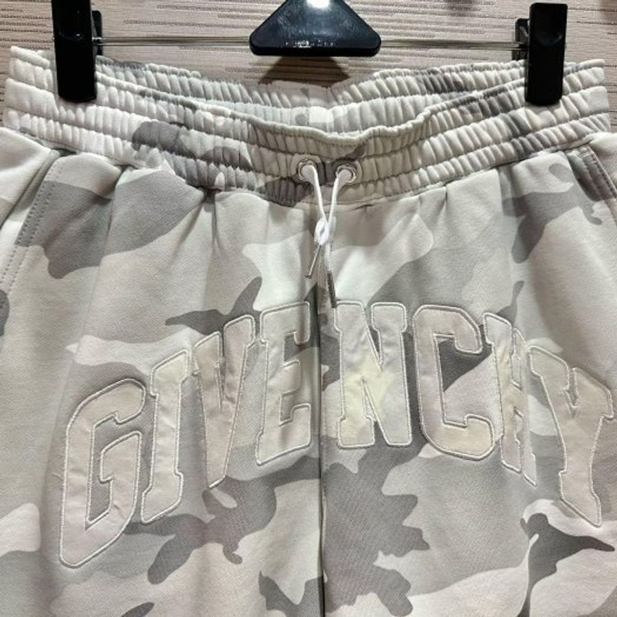 💎Han's house精品服飾💎GIVENCHY 紀梵希 刺繡 迷彩 短褲 現貨 青年款=27~30腰-3