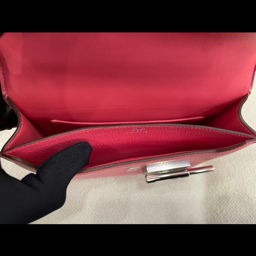 Hermes Mini Verrou 手槍包 21cm 銀扣
颜色：U5 唇膏粉
皮质：山-10