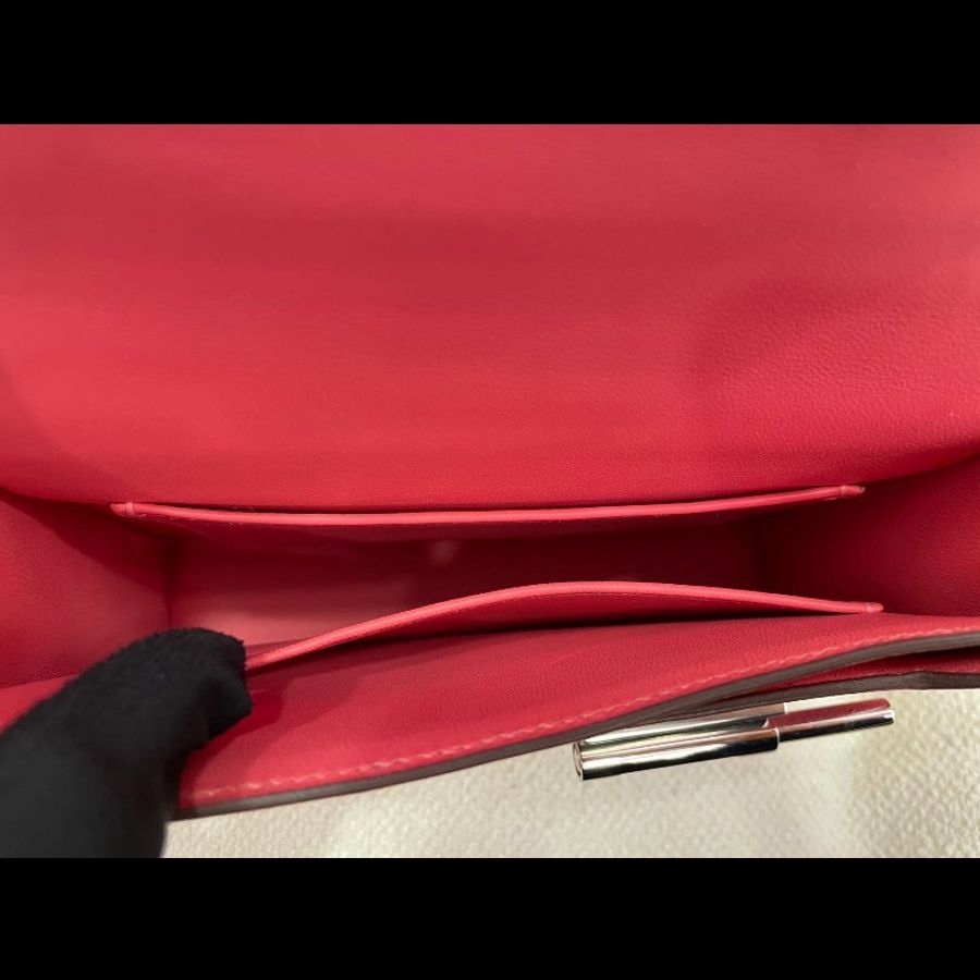 Hermes Mini Verrou 手槍包 21cm 銀扣
颜色：U5 唇膏粉
皮质：山-11