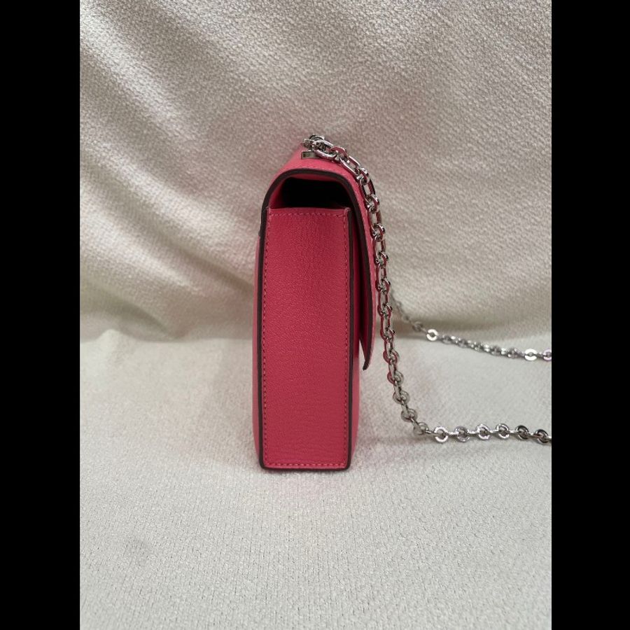Hermes Mini Verrou 手槍包 21cm 銀扣
颜色：U5 唇膏粉
皮质：山-15
