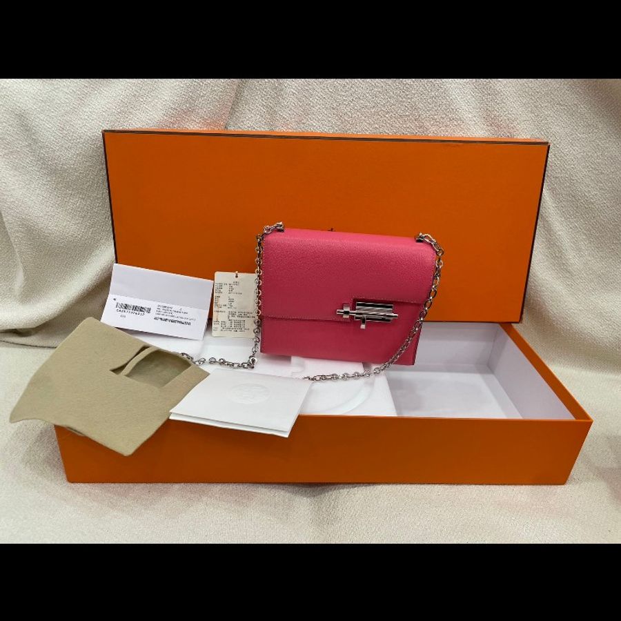Hermes Mini Verrou 手槍包 21cm 銀扣
颜色：U5 唇膏粉
皮质：山-16