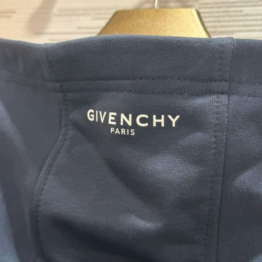 💎Han's house精品服飾💎GIVENCHY 紀梵希 LOGO 帽 T 青年款 =女 成人S M 號-5
