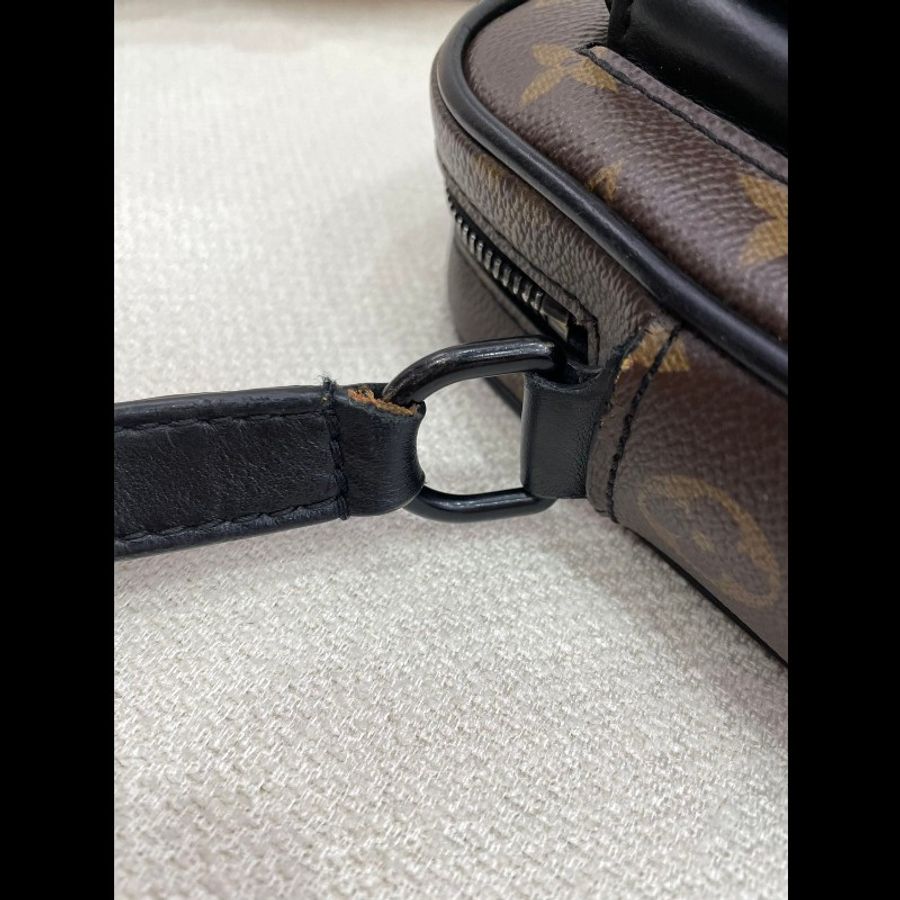 LV 斜挎相機包 Christopher-16
