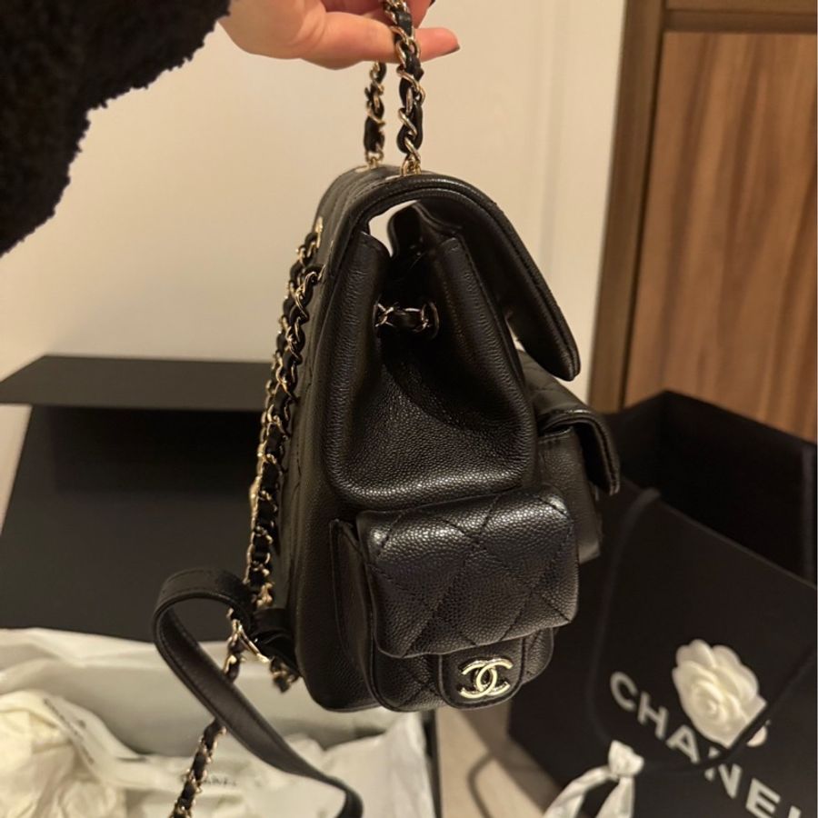 Chanel/香奈兒 25S 黑金荔枝紋 炸藥包 雙肩包-2