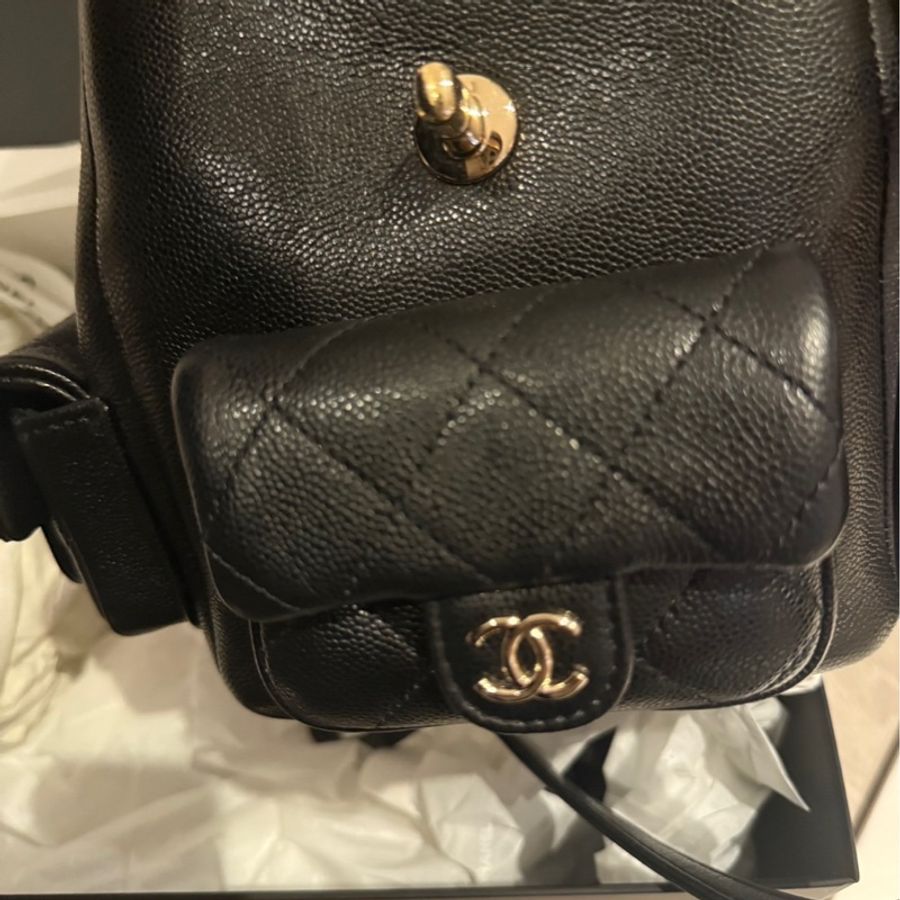 Chanel/香奈兒 25S 黑金荔枝紋 炸藥包 雙肩包-4