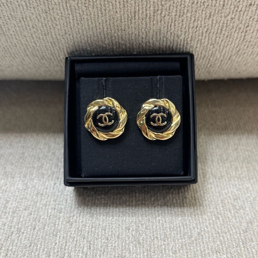 Chanel 香奈兒 22A黑金琺瑯太陽花耳釘-3
