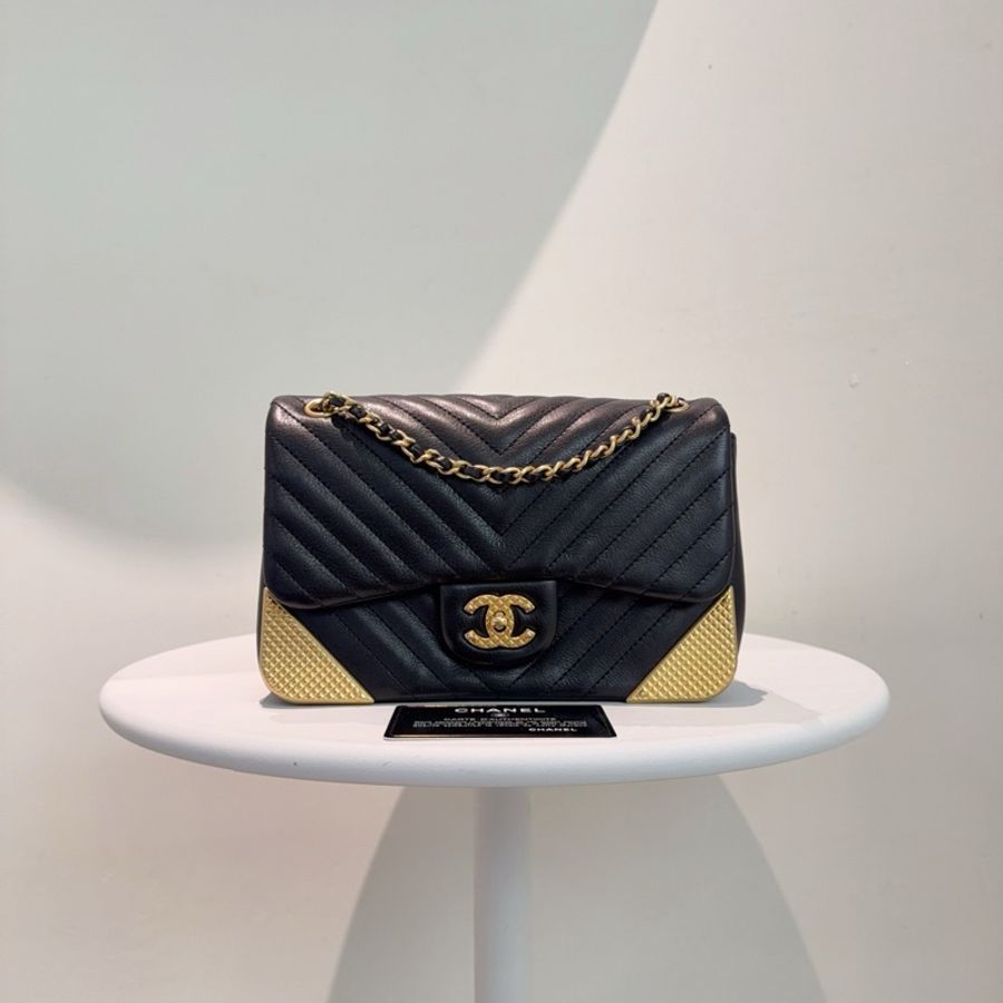 Chanel 宮廷系列黑金大mini 25開有卡 成色很好 邊角無磨損 金屬無褪色 內里乾淨-0