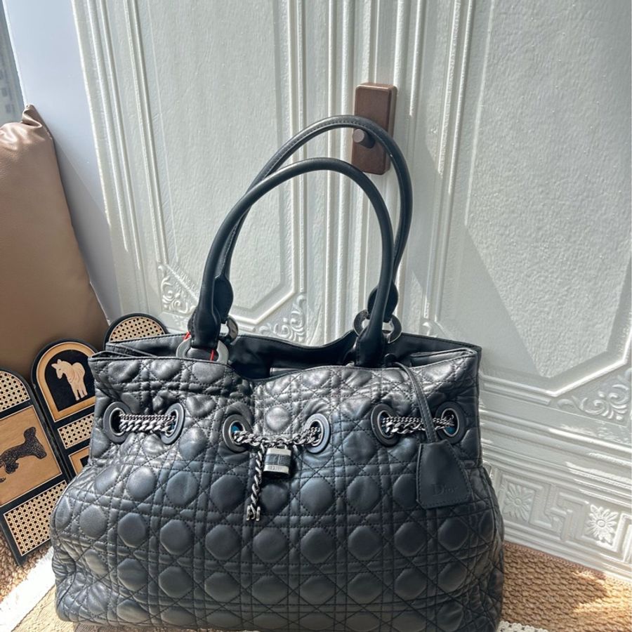 Dior迪奧 黑色藤格紋托特包 尺寸:42*28*16cm 整包護理 包面乾淨-0