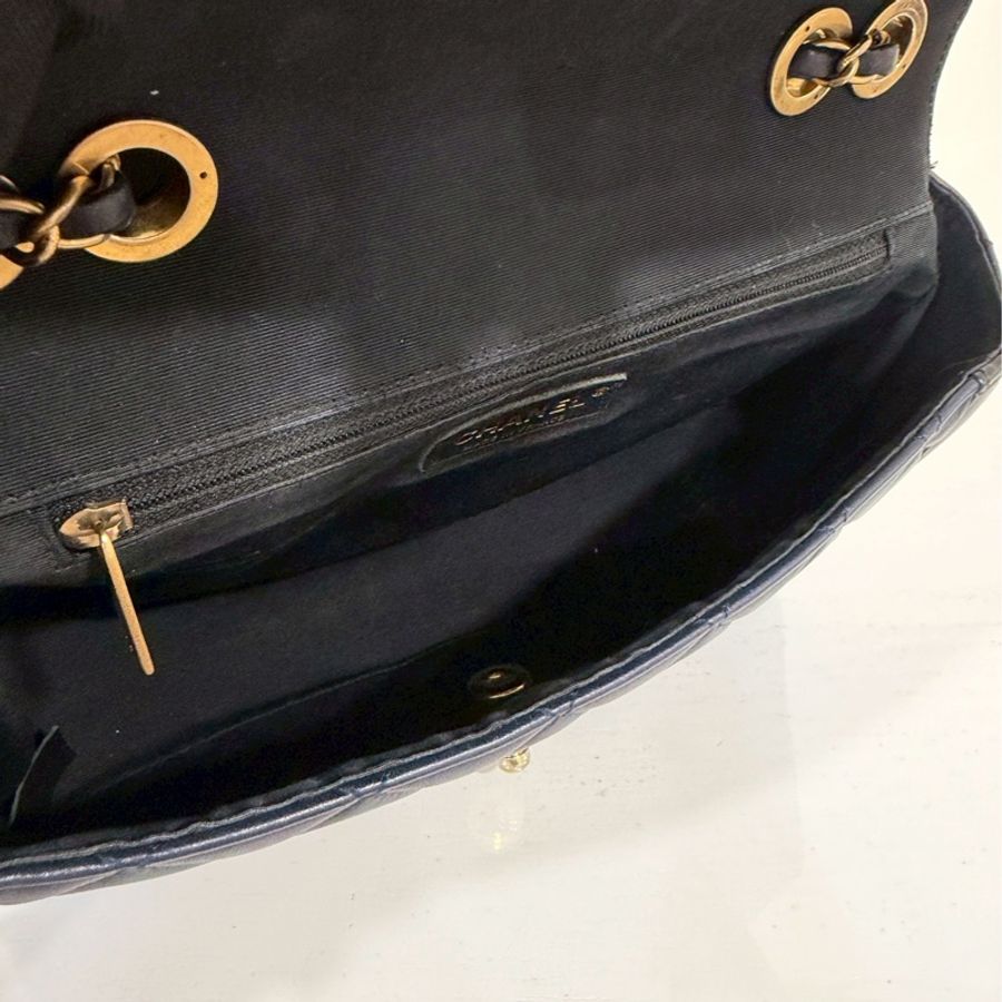絕美實用款🥹Chanel香奈兒復古黑金拼海軍藍CF雙肩單肩斜挎多用包-23