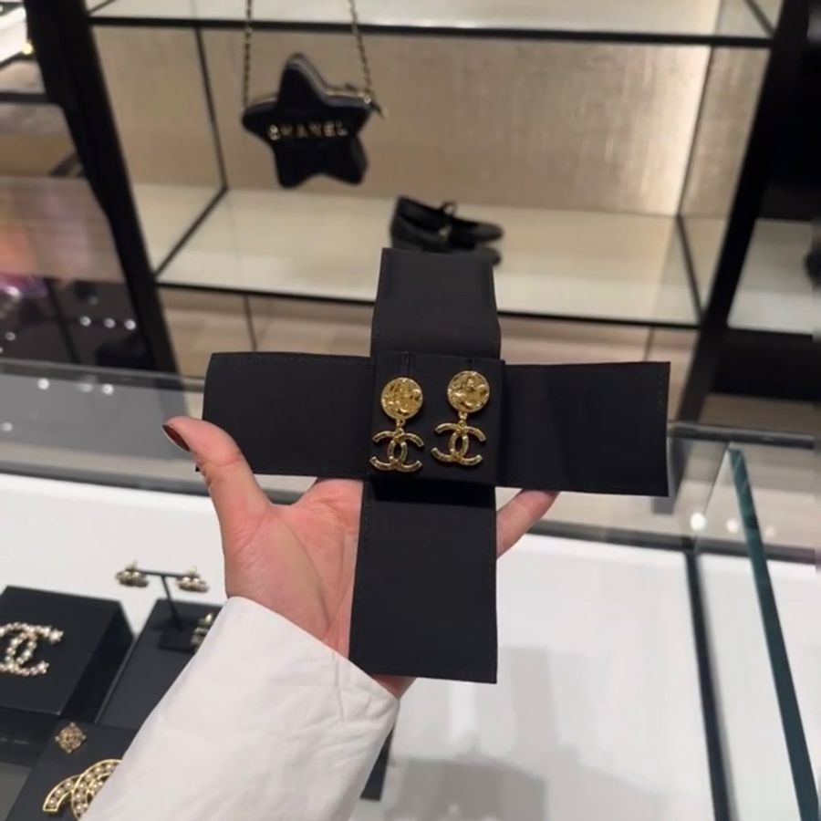 Chanel香奈兒24C金色熔岩雙C吊墜耳釘成色98新-4