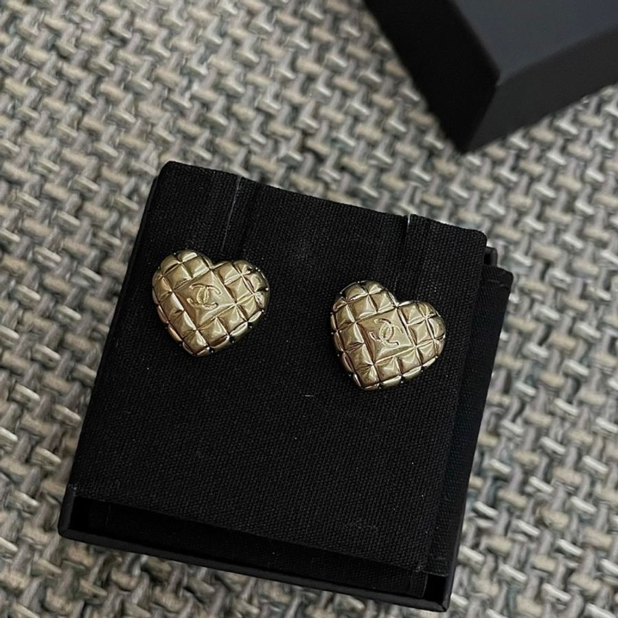 Chanel香奈兒耳環21P金色菱格紋磨砂愛心雙C耳環 耳墜 耳釘-0