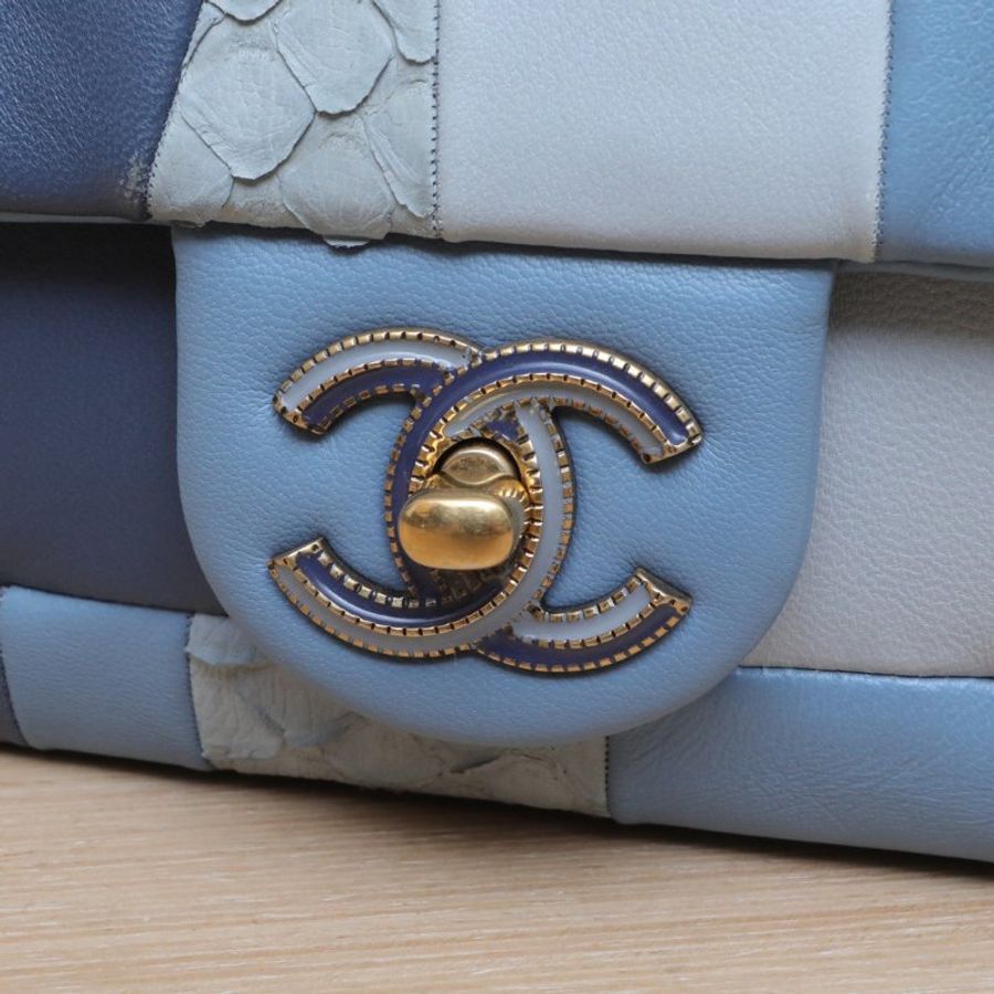 CHANEL 藍色羊皮蛇皮22開CF單肩包拼接-3