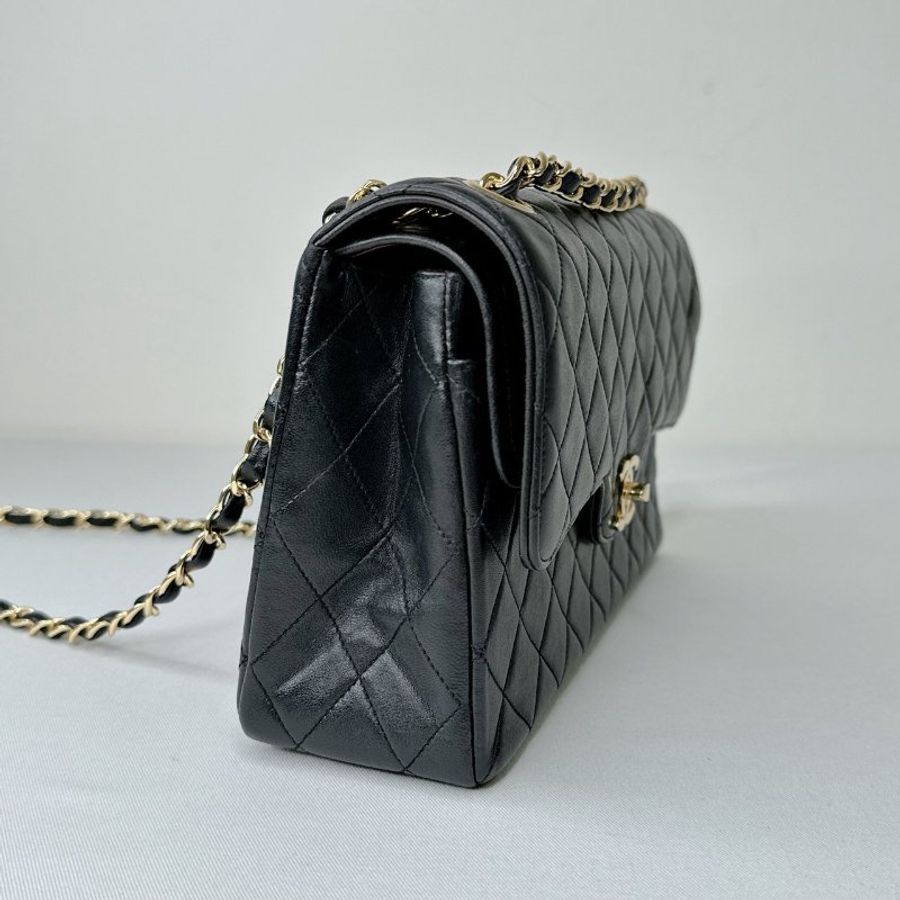 CHANEL Vintage黑金羊皮翻蓋鏈帶包-3