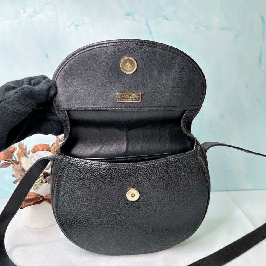 DIOR 黑色皮革斜背包-4