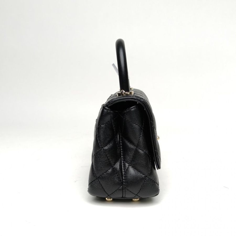 CHANEL CocoHandleMini19黑色荔枝牛皮晶片金扣肩背包-3