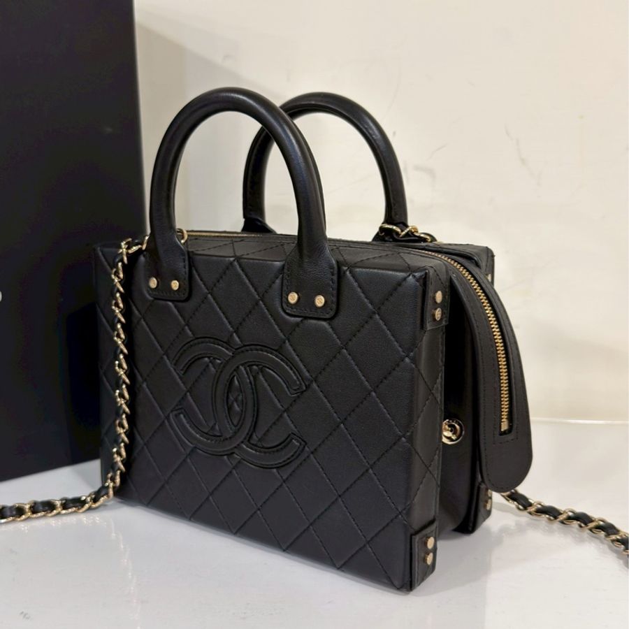 不可能吧‼️近新品香奈兒 Vanity 居然釋出了😍-9