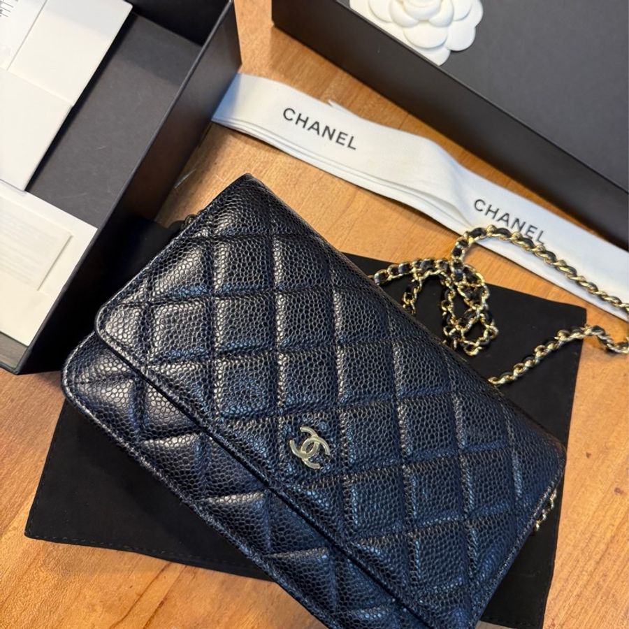 九成新。經典CHANEL WOC 晶片版、全配、荔枝皮金鍊。信義A9購入-12