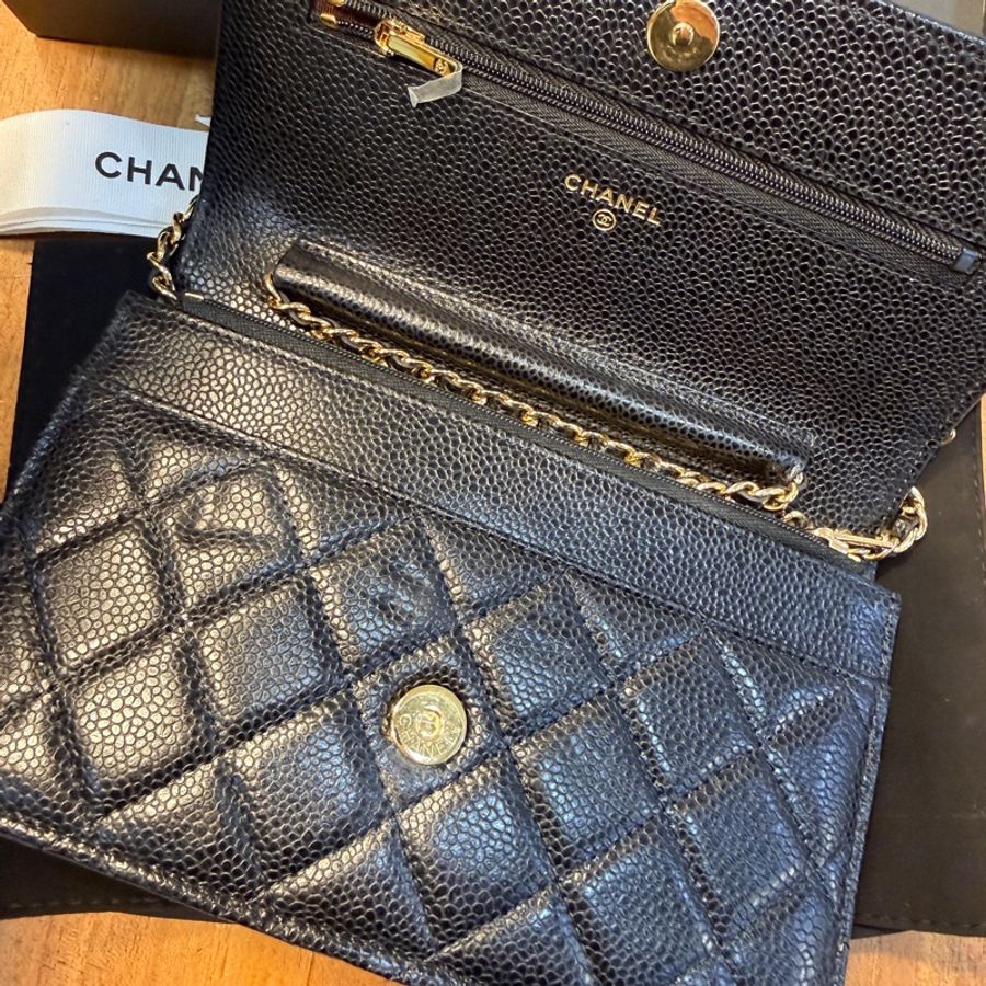 九成新。經典CHANEL WOC 晶片版、全配、荔枝皮金鍊。信義A9購入-2