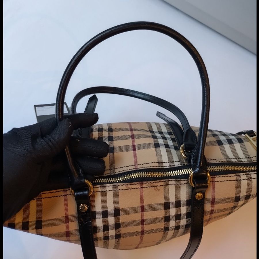Burberry 黑把英系格紋PVC 扇形托特包-25