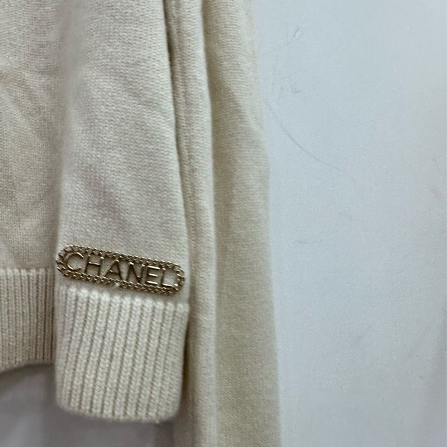 Chanel 鏈條白色羊絨露肩針織衫 34碼-2