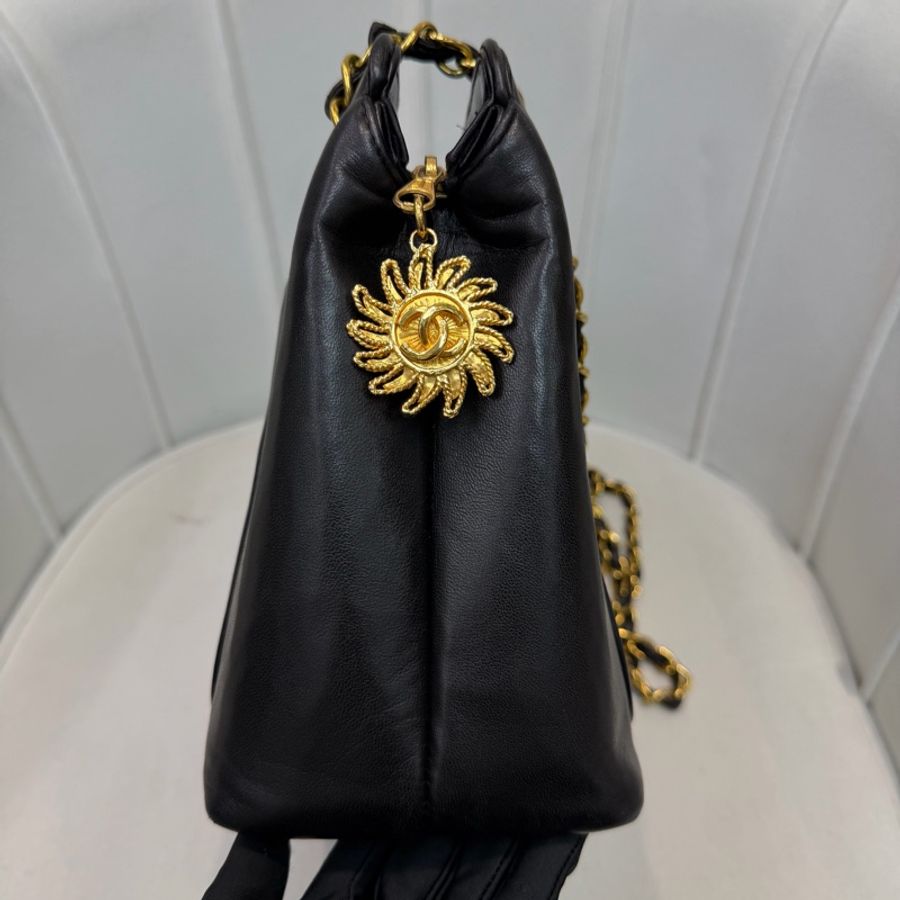 CHANEL 中古太陽花吊飾單肩斜揹袋 XC203-8