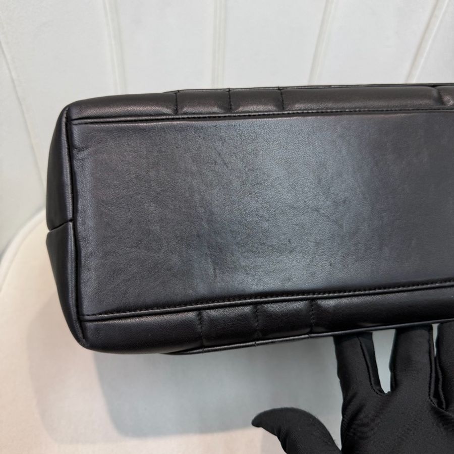 CHANEL 中古太陽花吊飾單肩斜揹袋 XC203-10