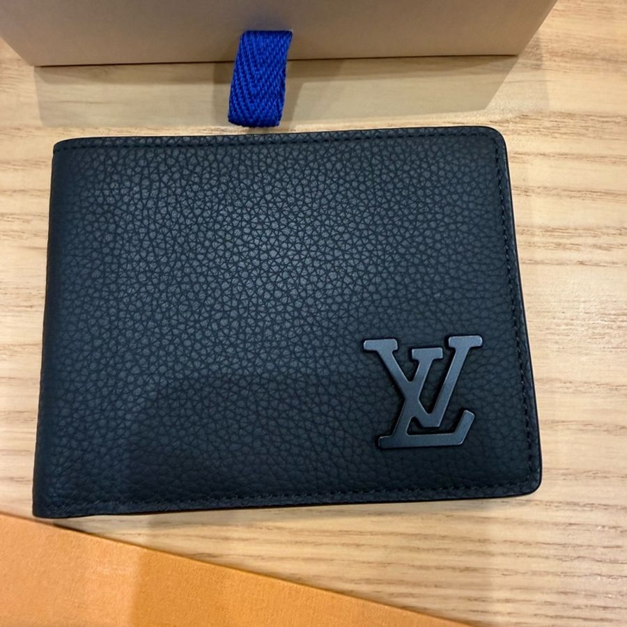 Louis Vuitton LV M69829 Multiple 質感小牛皮對開5卡短夾 黑-11
