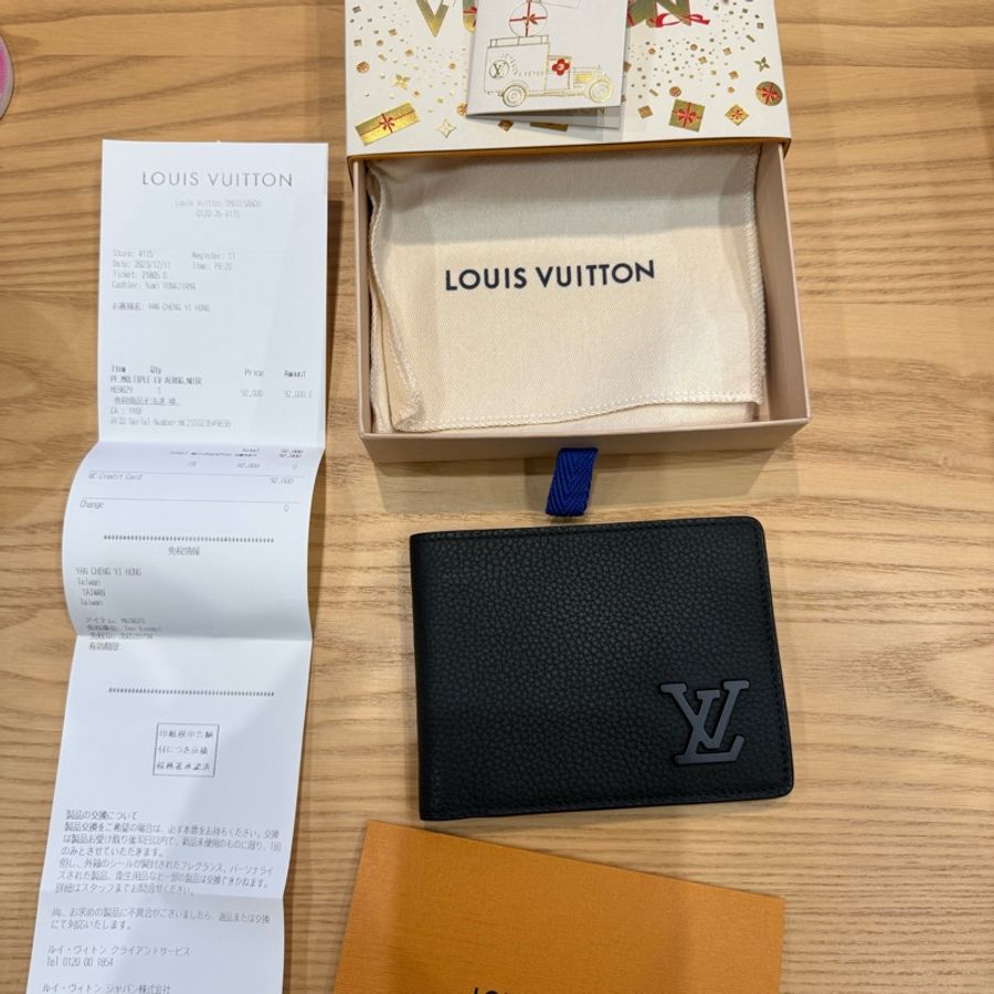 Louis Vuitton LV M69829 Multiple 質感小牛皮對開5卡短夾 黑-21