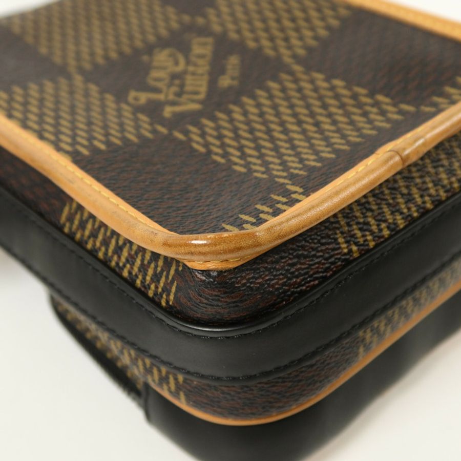 LOUIS VUITTON Damier Giant LV×NIGO Amazon Sling Bag肩背袋-16