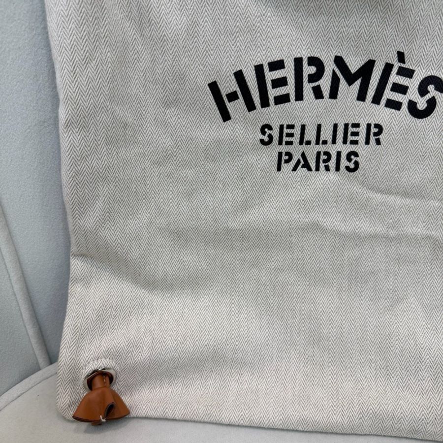 HERMES Toile Chevron Maline 帆布背包 XC543-3