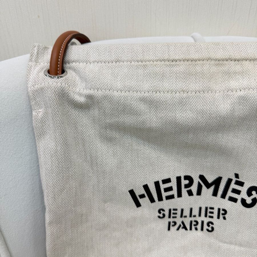 HERMES Toile Chevron Maline 帆布背包 XC543-25