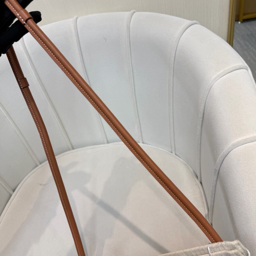 HERMES Toile Chevron Maline 帆布背包 XC543-31
