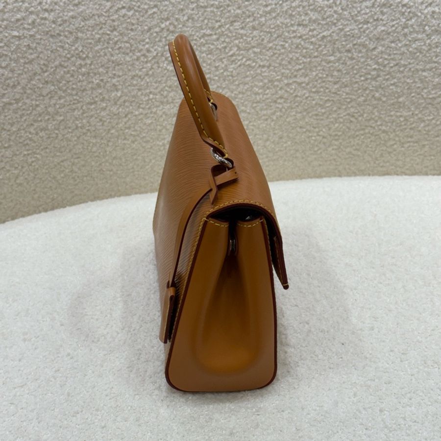 LV Cluny 水波紋焦糖色-2