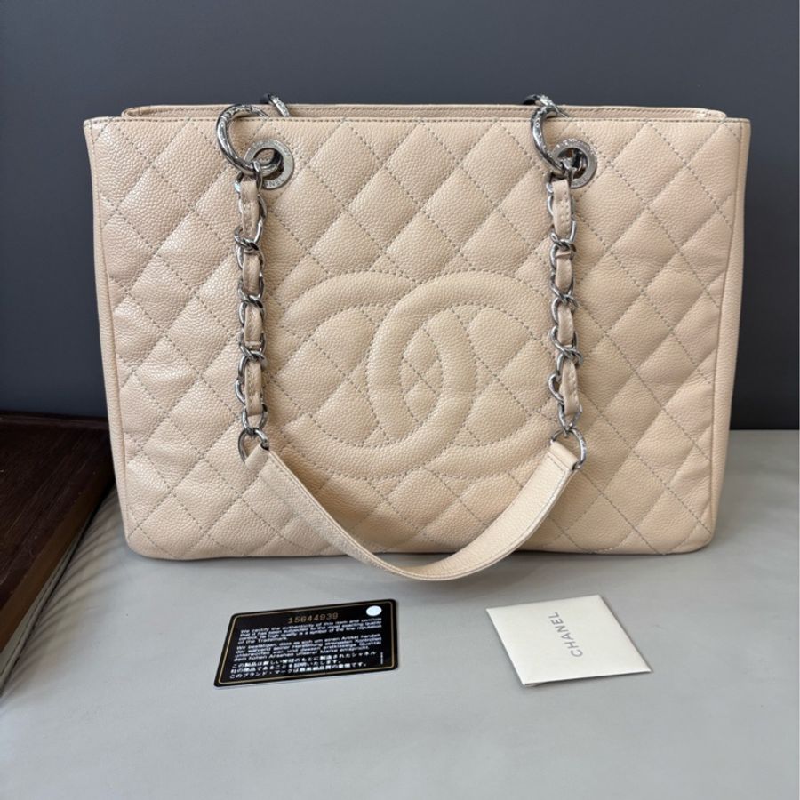 Chanel 米色荔枝紋牛皮Gst單肩包,33×25,97新-0