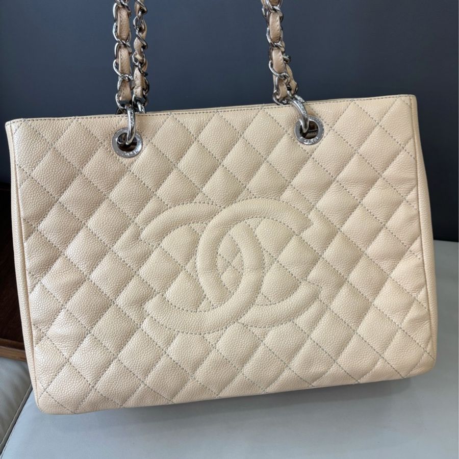 Chanel 米色荔枝紋牛皮Gst單肩包,33×25,97新-1