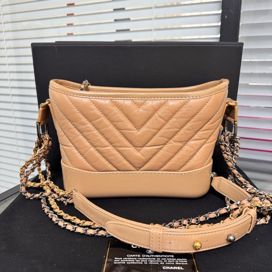 Chanel 香奈儿 奶茶色 V纹流浪单肩斜挎包 28开-1