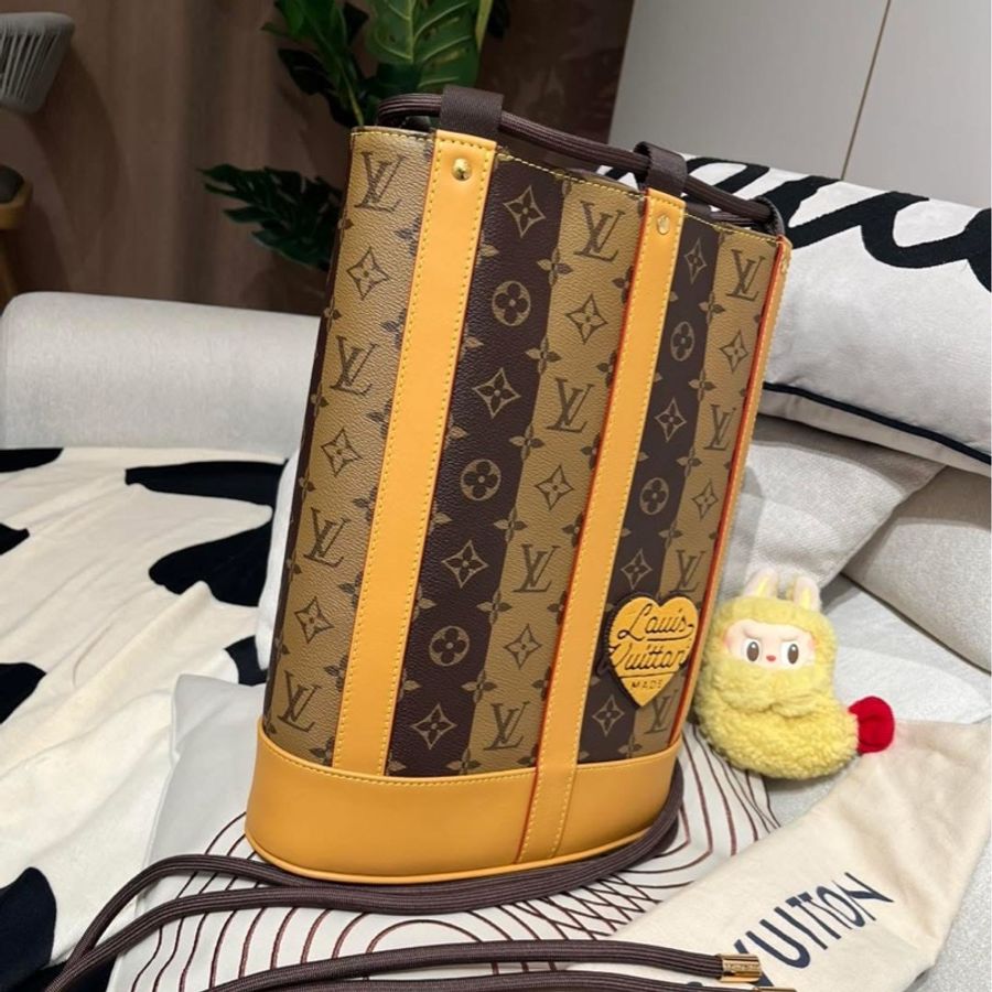 LV x NIGO Randonee 聯名款水桶backpack 限量版-1
