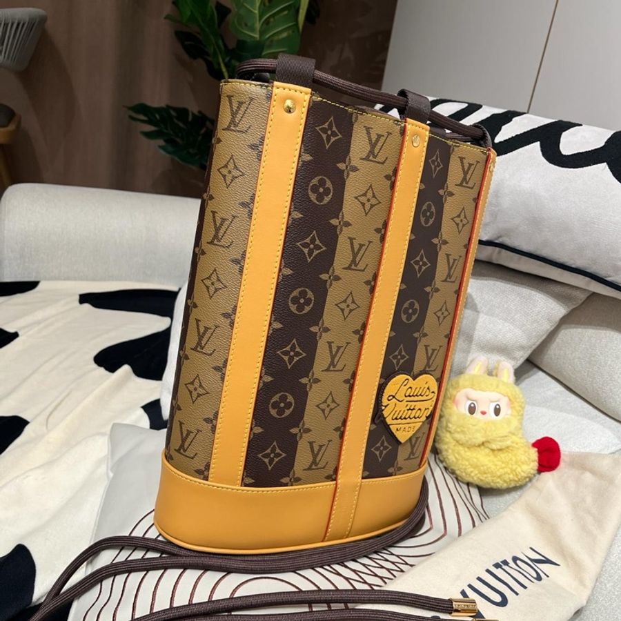 LV x NIGO Randonee 聯名款水桶backpack 限量版-6