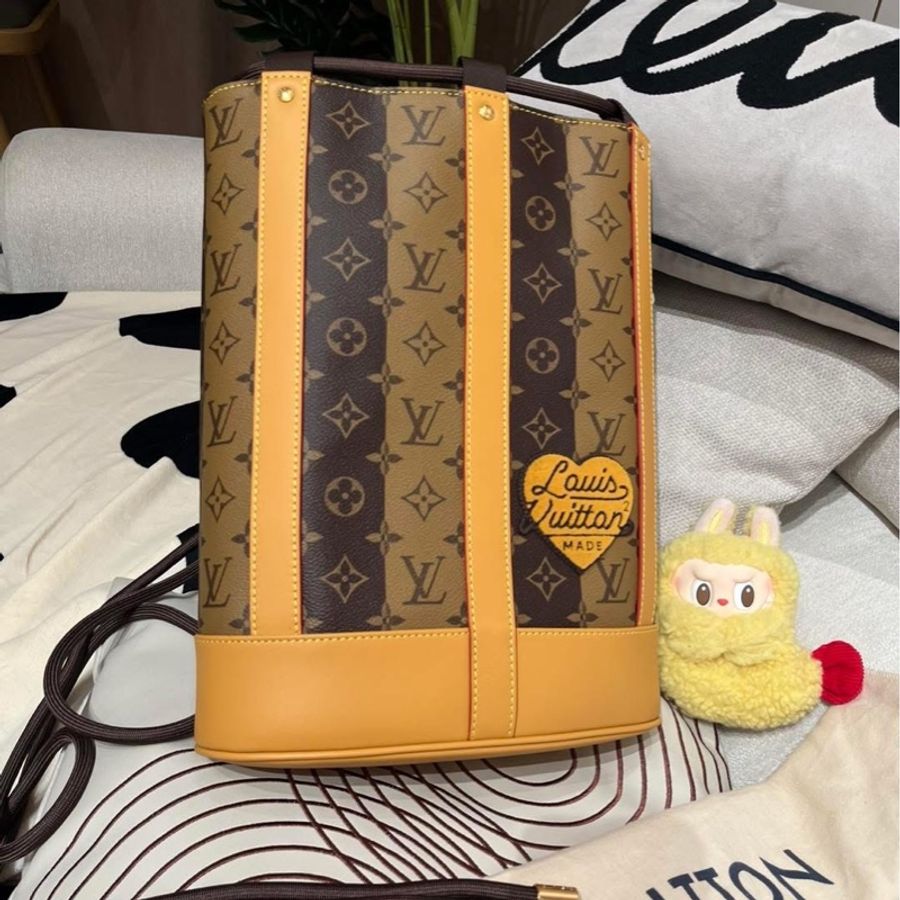 LV x NIGO Randonee 聯名款水桶backpack 限量版-7