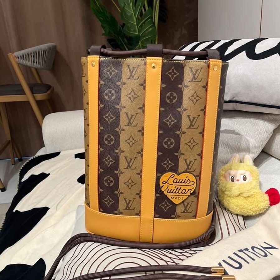 LV x NIGO Randonee 聯名款水桶backpack 限量版-10